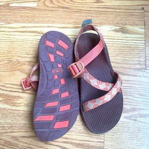 Youth size 6 Chacos